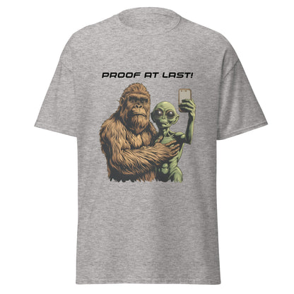 Bigfoot & Alien Selfie Men's Tee - Ruppy's Creations