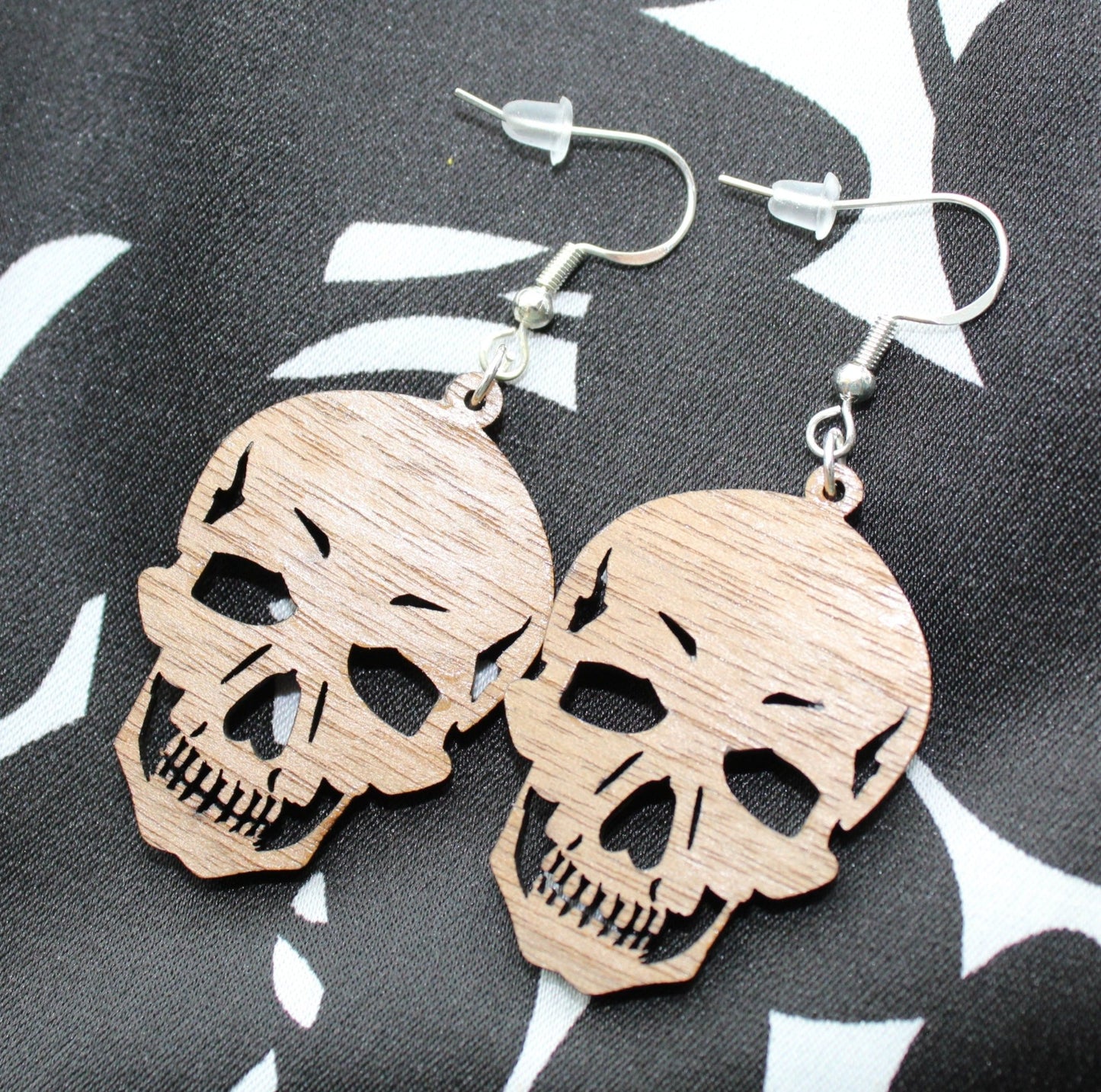 skull earrings