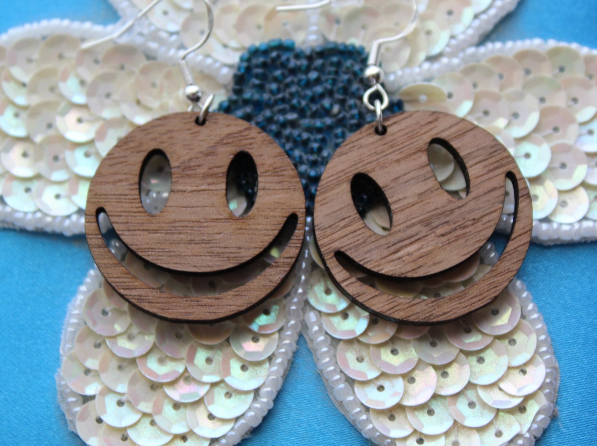 happy face earrings