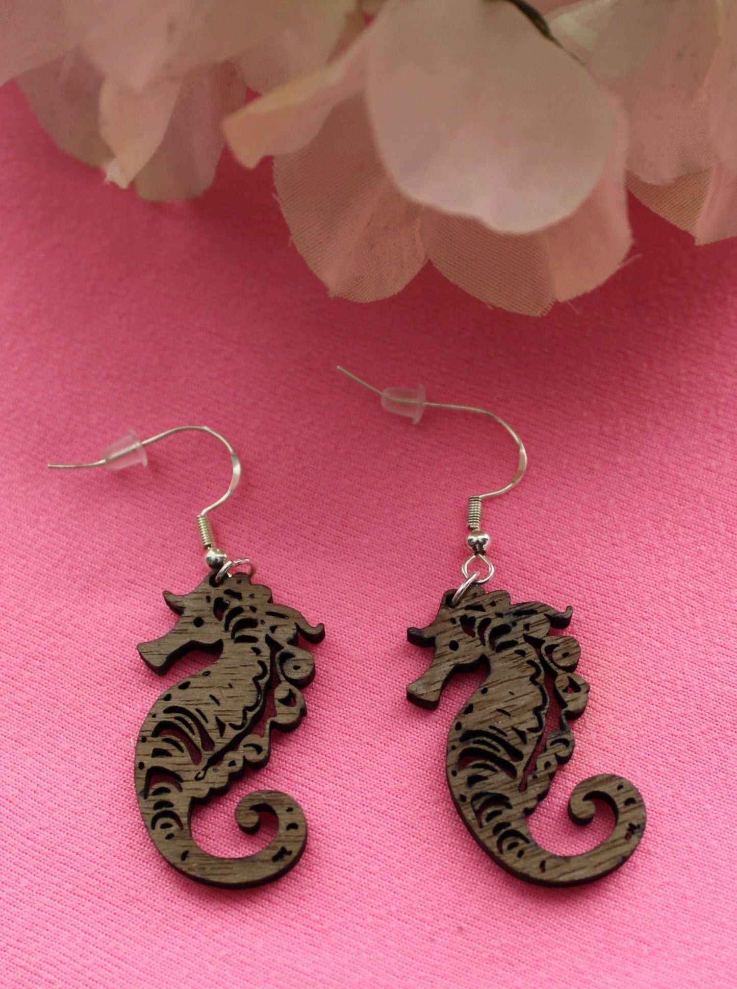 Seahorse earrings under $20